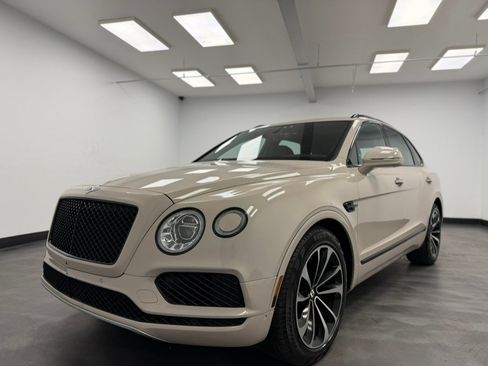 Used 2019 Bentley Bentayga AWD/4WD image 2