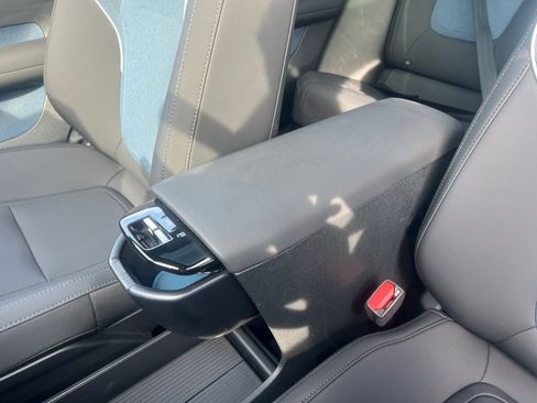 Used 2025 Volvo EX30 Ultra image 30