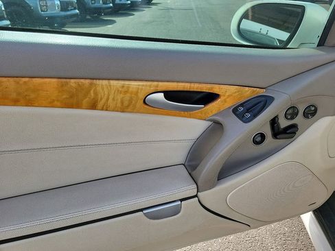 Used 2007 Mercedes-Benz SL 550 image 7