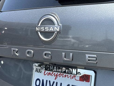 Used 2024 Nissan Rogue S AWD/4WD image 29