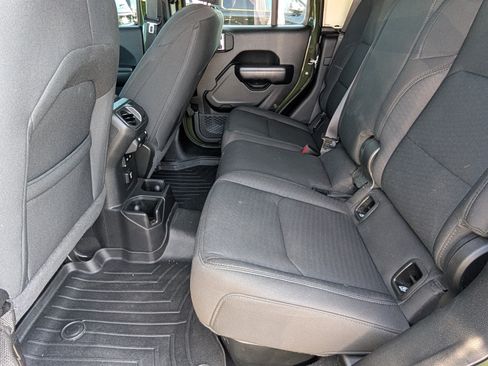 Used 2021 Jeep Gladiator Sport AWD/4WD image 14