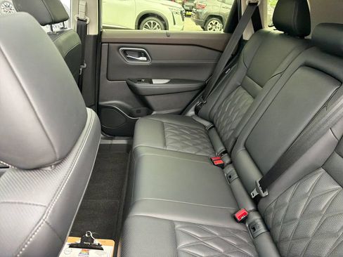 Certified 2023 Nissan Rogue Platinum w/ Platinum Premium Package FWD image 33