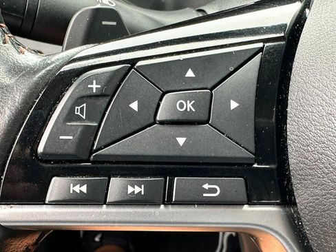 Used 2024 Nissan Altima 2.5 SR FWD image 18