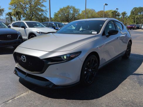 New 2026 MAZDA MAZDA3 Hatchback w/Premium Plus Pkg image 8