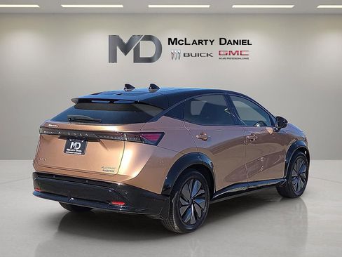 Used 2025 Nissan Ariya Platinum image 5