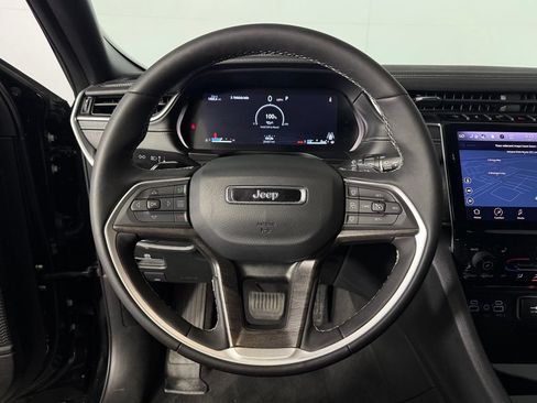 Certified 2024 Jeep Grand Cherokee Limited RWD image 17