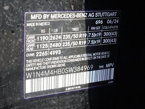 Used 2025 Mercedes-Benz GLB 250 4MATIC image 45