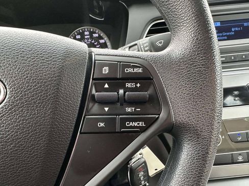 Used 2015 Hyundai Sonata SE FWD image 24