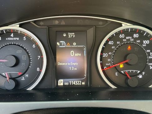 Used 2015 Toyota Camry SE image 24