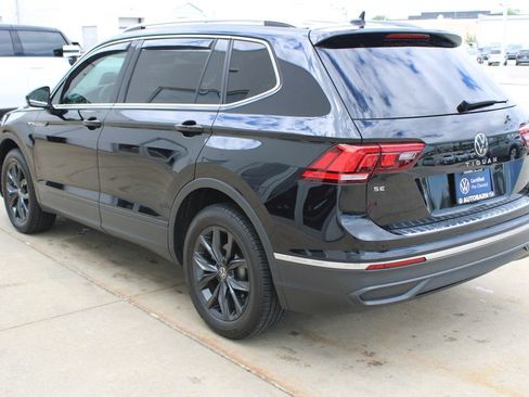 Certified 2024 Volkswagen Tiguan SE w/ Panoramic Sunroof Package AWD/4WD image 4