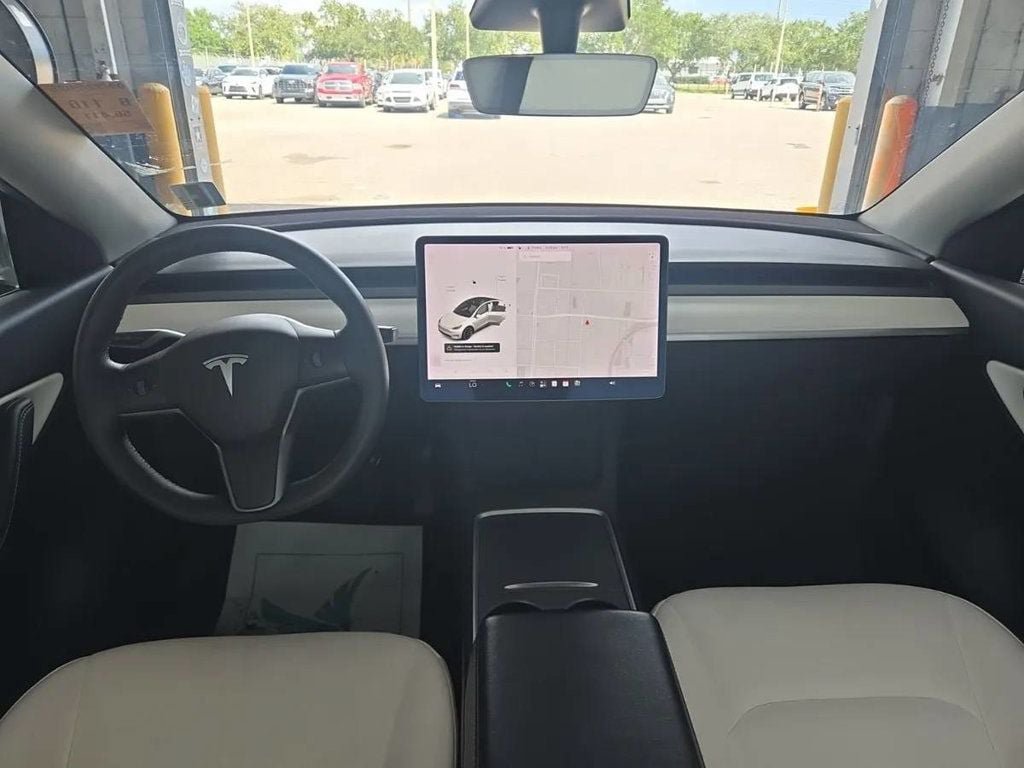 Used 2022 Tesla Model Y Long Range AWD/4WD image 5