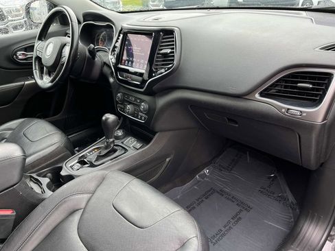 Used 2020 Jeep Cherokee Limited image 23