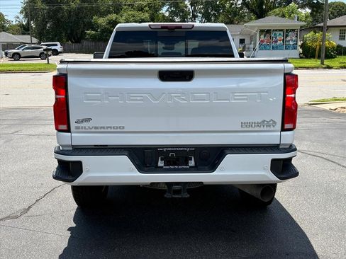 Used 2025 Chevrolet Silverado 2500 High Country w/ High Country Premium Package AWD/4WD image 4