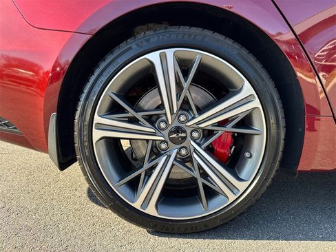 Used 2025 Genesis G70 3.3T Advanced w/ Sport Prestige Package image 17