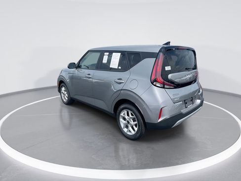Certified 2025 Kia Soul LX w/ LX Technology Package FWD image 6