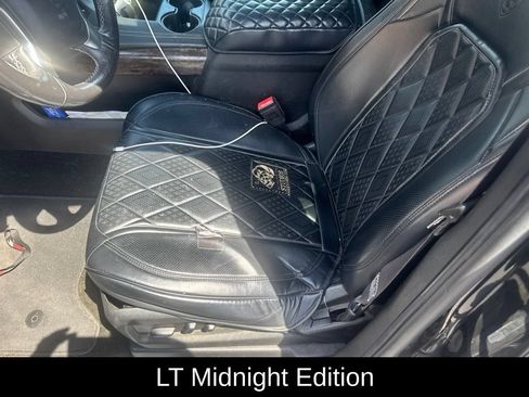 Used 2017 Chevrolet Suburban LT AWD/4WD image 5