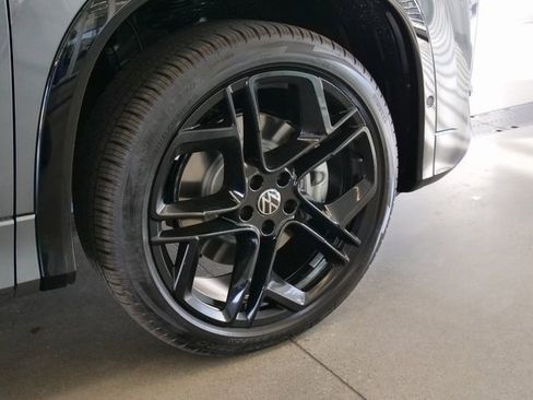 New 2026 Volkswagen Tiguan SE R-Line image 8