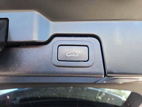 Used 2017 Land Rover Range Rover Evoque HSE Dynamic image 23