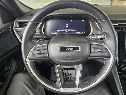 Used 2021 Jeep Grand Cherokee L Laredo image 20