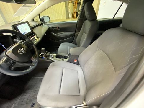 Used 2026 Toyota Corolla LE FWD image 22