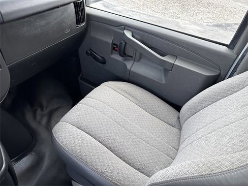 Used 2019 GMC Savana 3500 Extended image 18