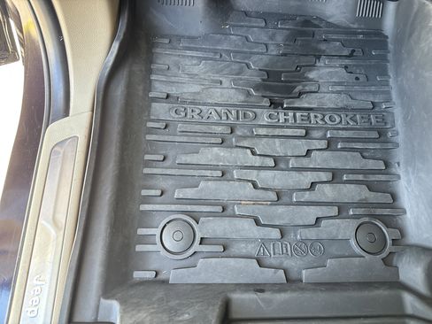 Used 2020 Jeep Grand Cherokee Limited w/ Trailer Tow Group IV image 18