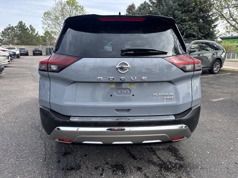 Used 2021 Nissan Rogue Platinum image 4