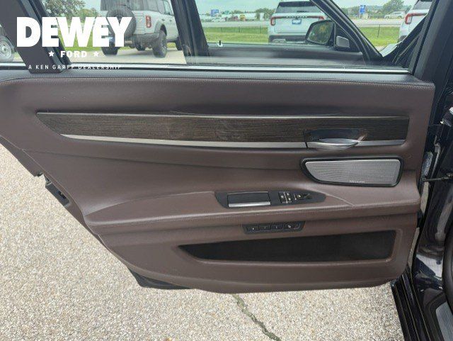 Used 2014 BMW 750Li RWD image 26
