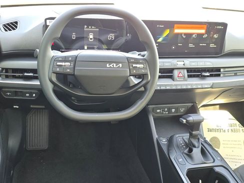 New 2026 Kia K4 LX image 10