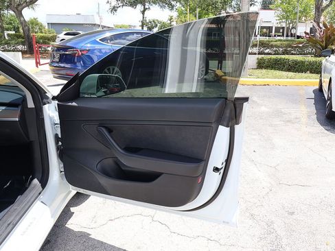 Used 2018 Tesla Model 3 Long Range AWD/4WD image 23