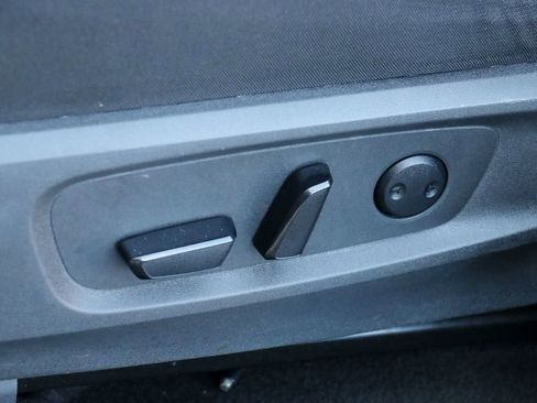 Used 2025 Nissan Pathfinder SV FWD image 19