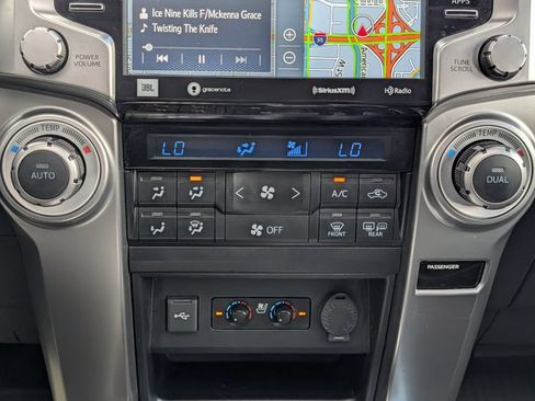 Used 2020 Toyota 4Runner Limited AWD/4WD image 21