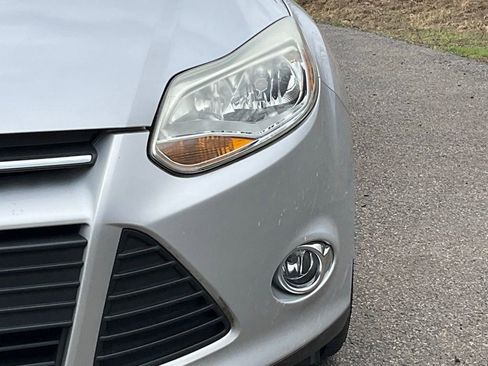 Used 2014 Ford Focus SE w/ Equipment Group 201A image 2