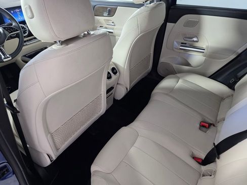 Certified 2025 Mercedes-Benz GLA 250 image 14