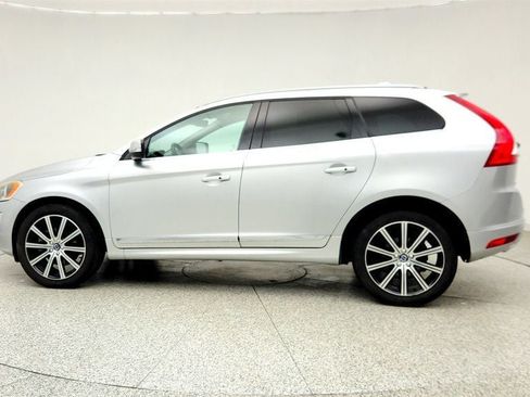 Used 2016 Volvo XC60 T6 w/ Proximity Package AWD/4WD image 8