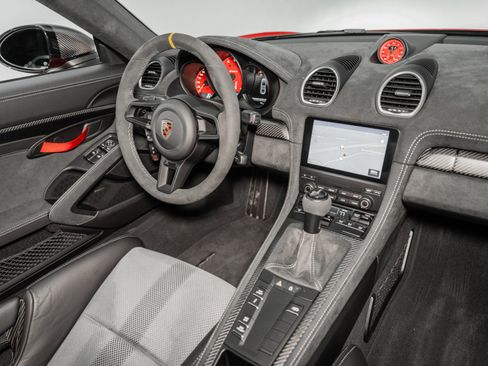 Used 2024 Porsche 718 Cayman GT4 RS image 21