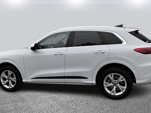 Certified 2025 Audi Q5 Premium w/ Convenience Package image 6