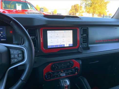 Used 2022 Ford Bronco Big Bend image 6