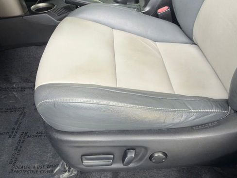 Used 2013 Toyota RAV4 Limited FWD image 5