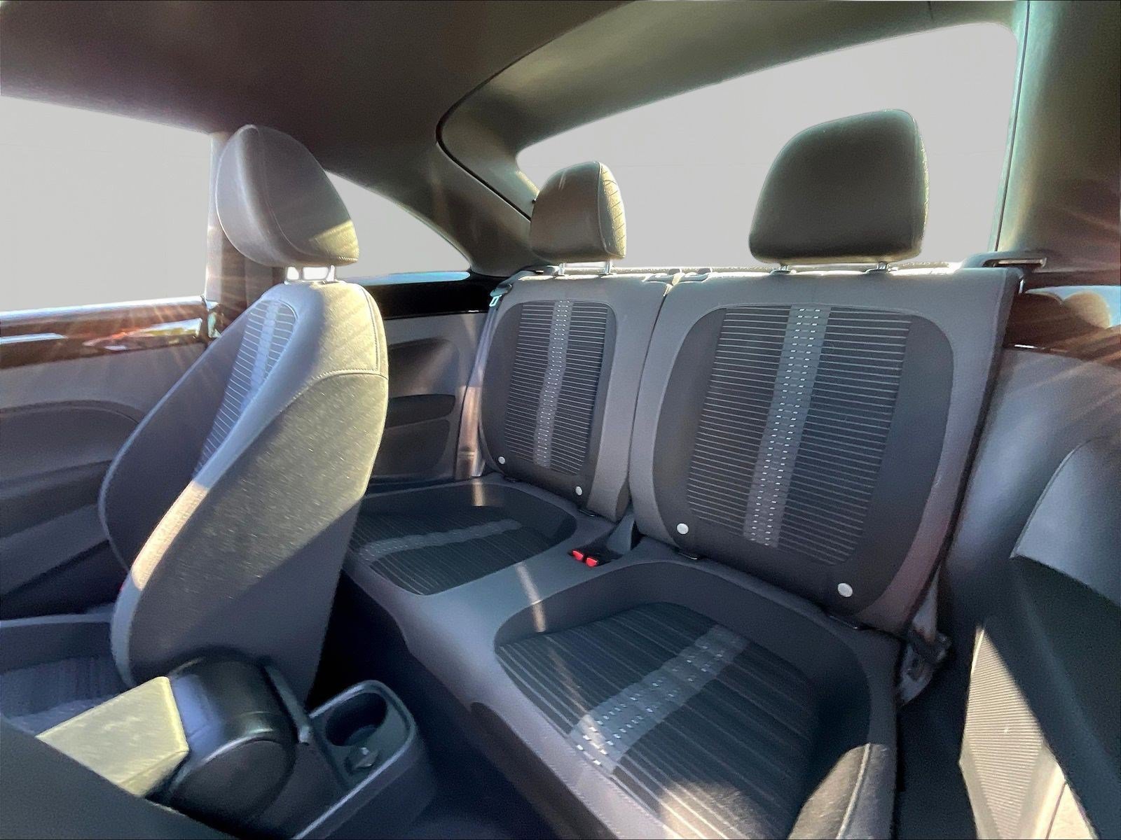 Used 2014 Volkswagen Beetle R-Line FWD image 22