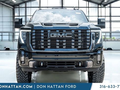 Used 2024 GMC Sierra 3500 Denali Ultimate AWD/4WD image 37