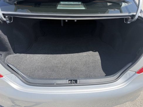 Used 2012 Toyota Camry LE FWD image 17