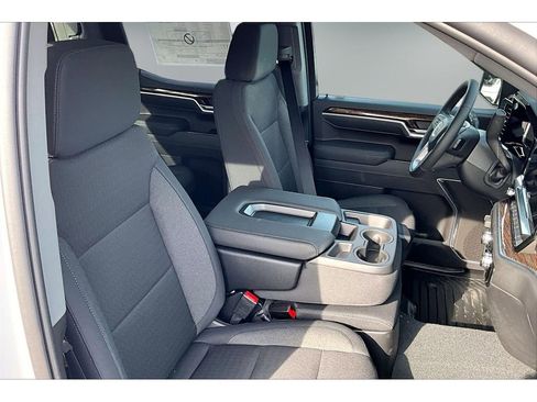 New 2026 GMC Sierra 1500 SLE image 10