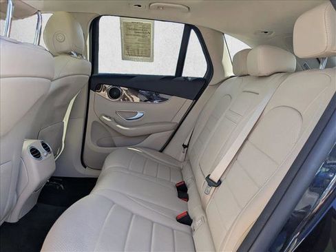 Used 2020 Mercedes-Benz GLC 300 4MATIC image 21