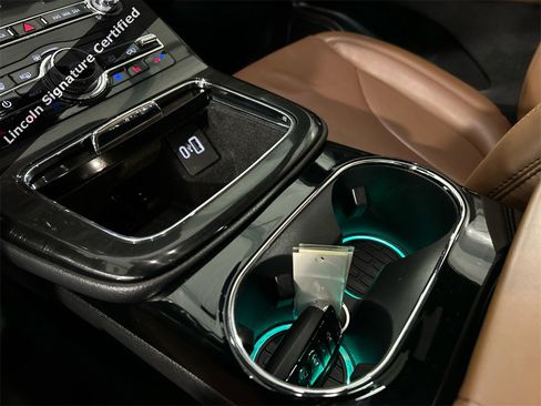 Certified 2023 Lincoln Nautilus Reserve image 19