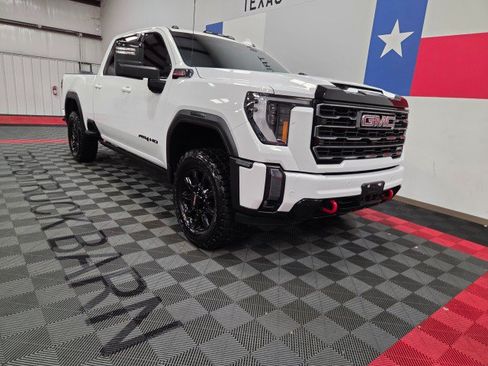 Used 2024 GMC Sierra 2500 AT4 w/ AT4 Premium Plus Package AWD/4WD image 16
