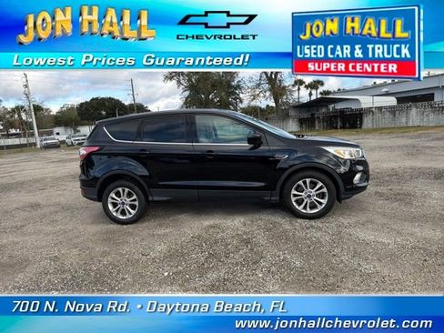 Used 2017 Ford Escape SE image 14
