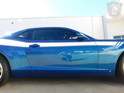 Used 2010 Chevrolet Camaro SS RWD image 30
