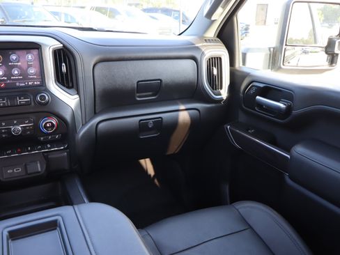 Used 2022 Chevrolet Silverado 2500 LTZ AWD/4WD image 17