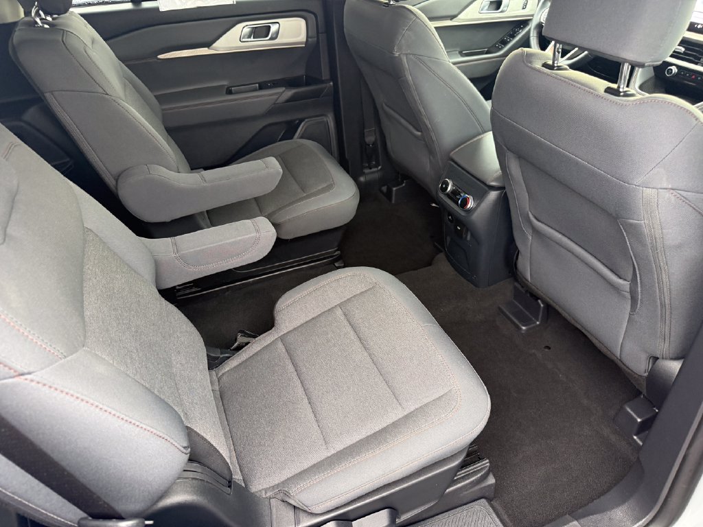 Certified 2025 Ford Explorer Active AWD/4WD image 19
